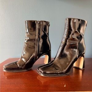 Sam Edelman Black Patent Leather Ankle Boots 2” heel size 7 1/2